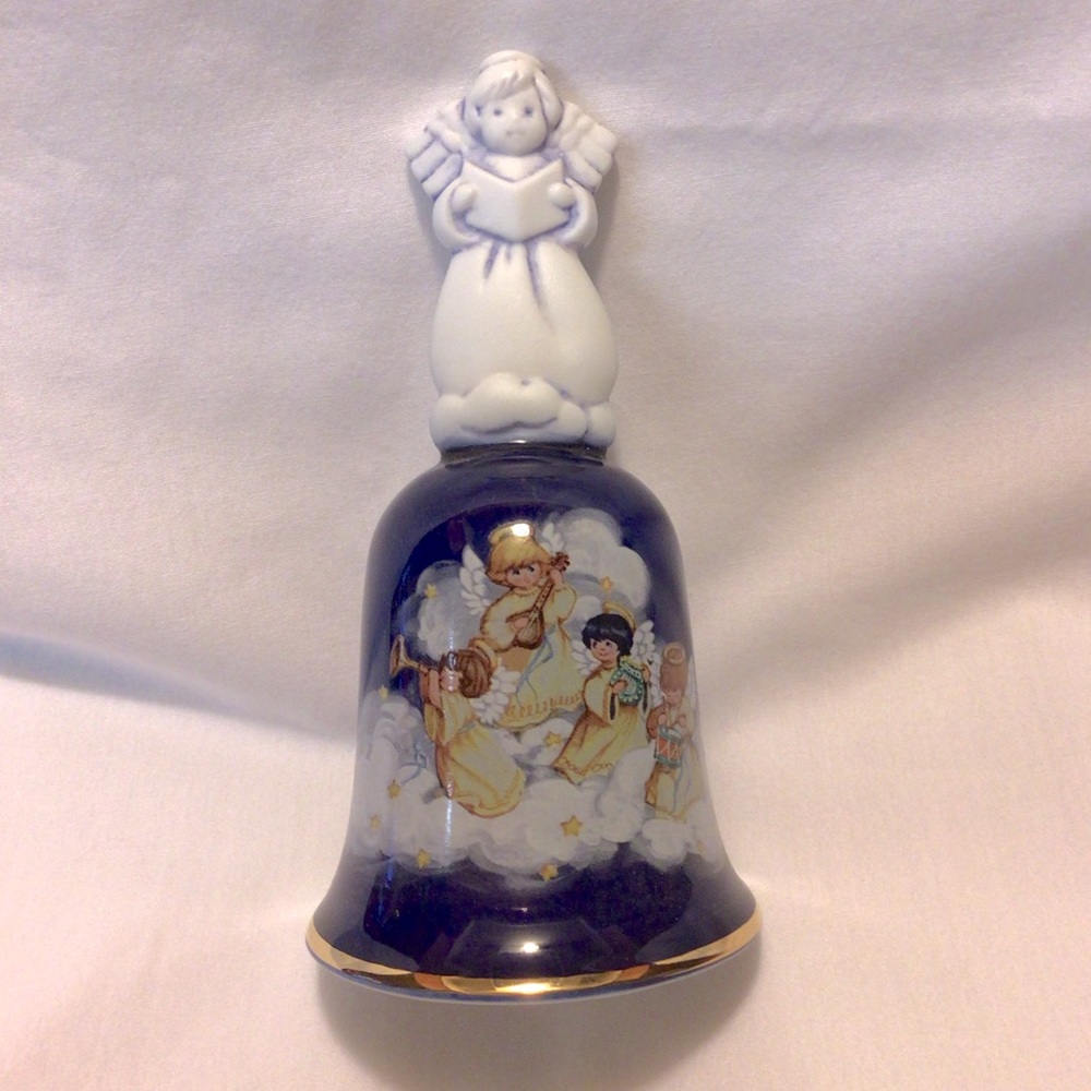 Porcelain Vintage Christmas Bell, 1992